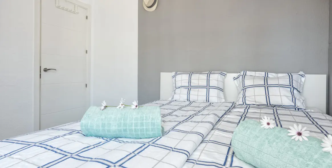 Краткосрочная аренда апартаментов на среднем этаже в Calahonda 11