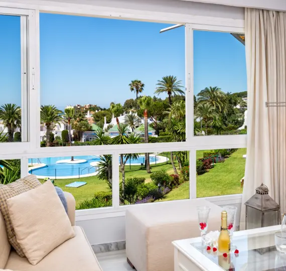 Краткосрочная аренда апартаментов на среднем этаже в Calahonda