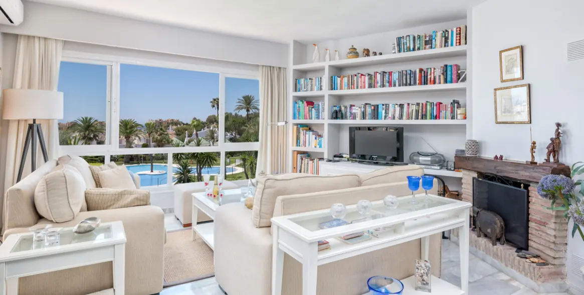 Краткосрочная аренда апартаментов на среднем этаже в Calahonda 5