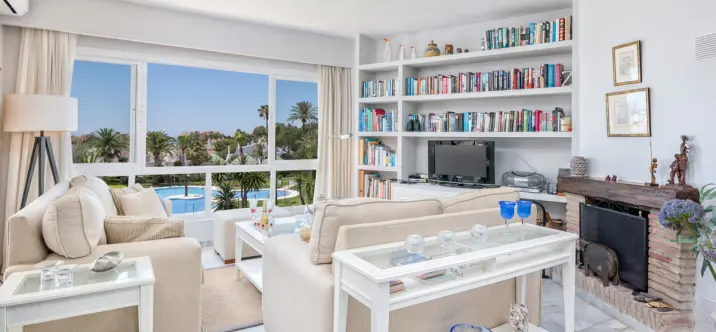 Краткосрочная аренда апартаментов на среднем этаже в Calahonda 4