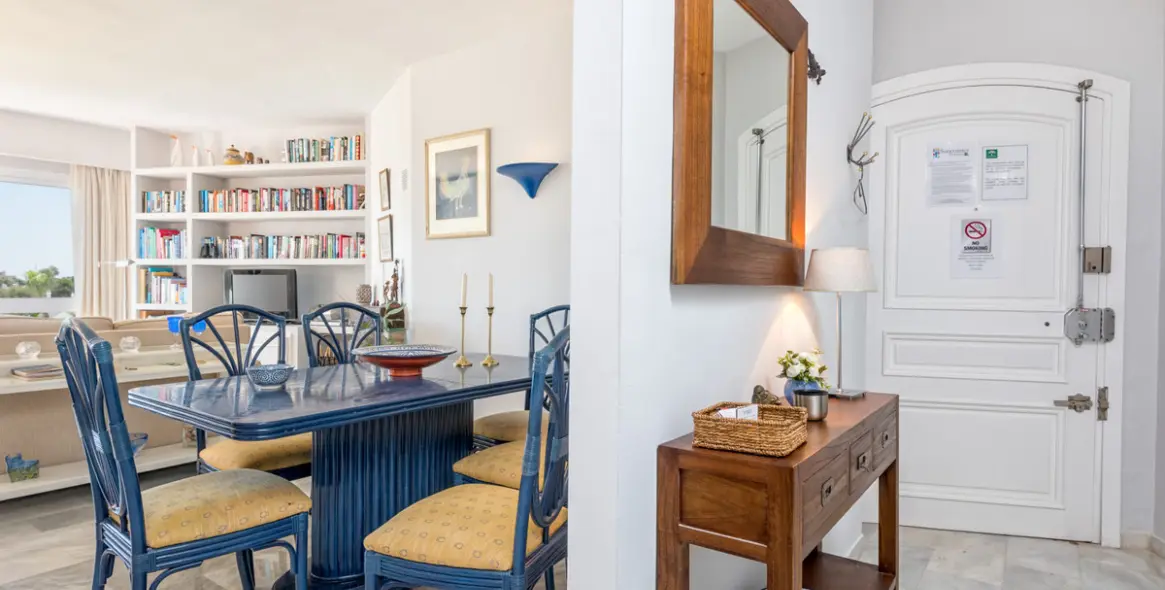 Краткосрочная аренда апартаментов на среднем этаже в Calahonda 7