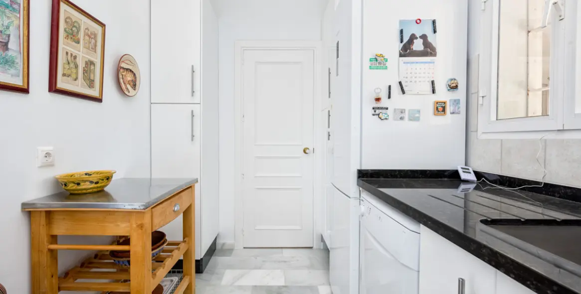 Краткосрочная аренда апартаментов на среднем этаже в Calahonda 9