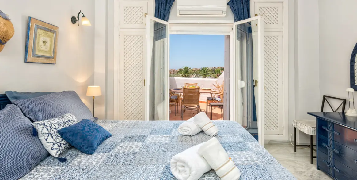 Краткосрочная аренда апартаментов на среднем этаже в Calahonda 10