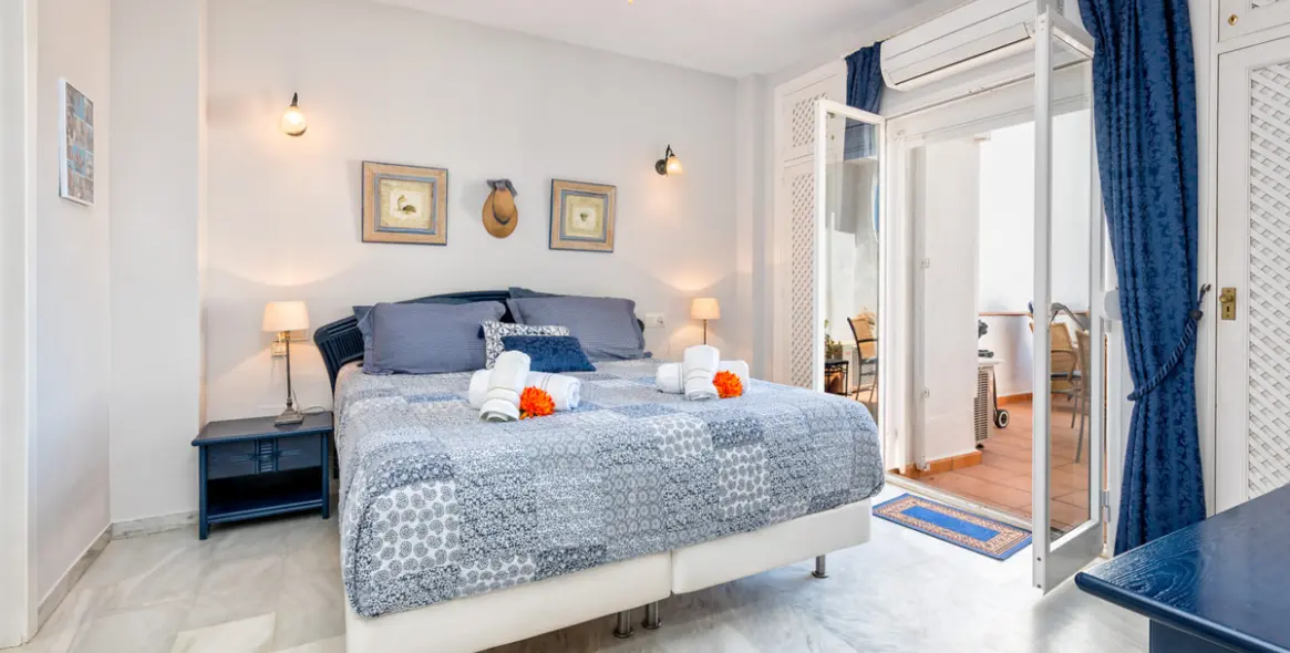 Краткосрочная аренда апартаментов на среднем этаже в Calahonda 11