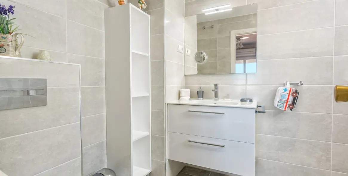 Краткосрочная аренда апартаментов на среднем этаже в Calahonda 15