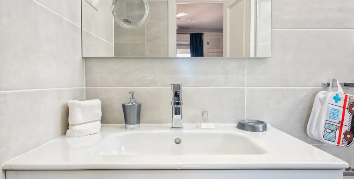 Краткосрочная аренда апартаментов на среднем этаже в Calahonda 16