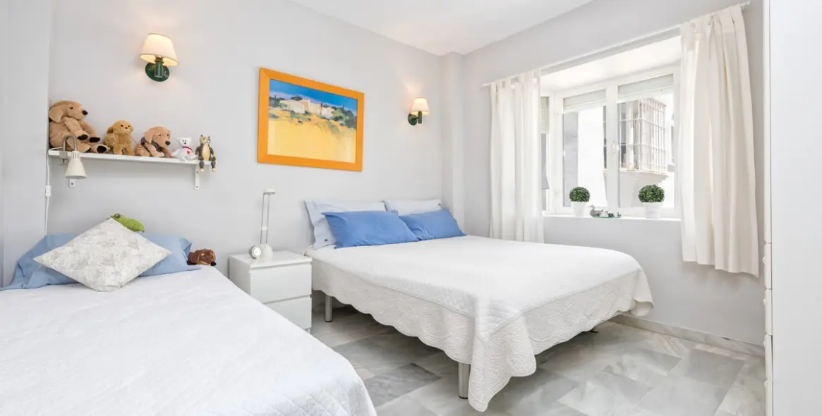 Краткосрочная аренда апартаментов на среднем этаже в Calahonda 19