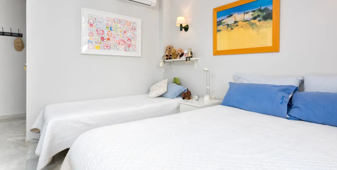 Краткосрочная аренда апартаментов на среднем этаже в Calahonda 20