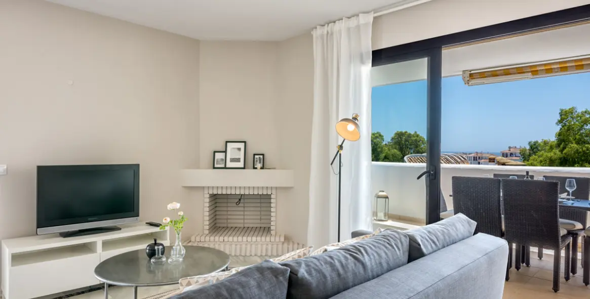 Short-term rent of penthouse in Calahonda 7