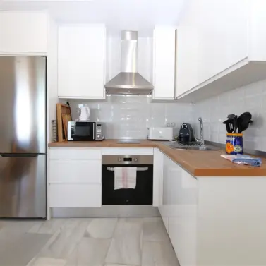 Short-term rent of middle floor apartment in Estepona