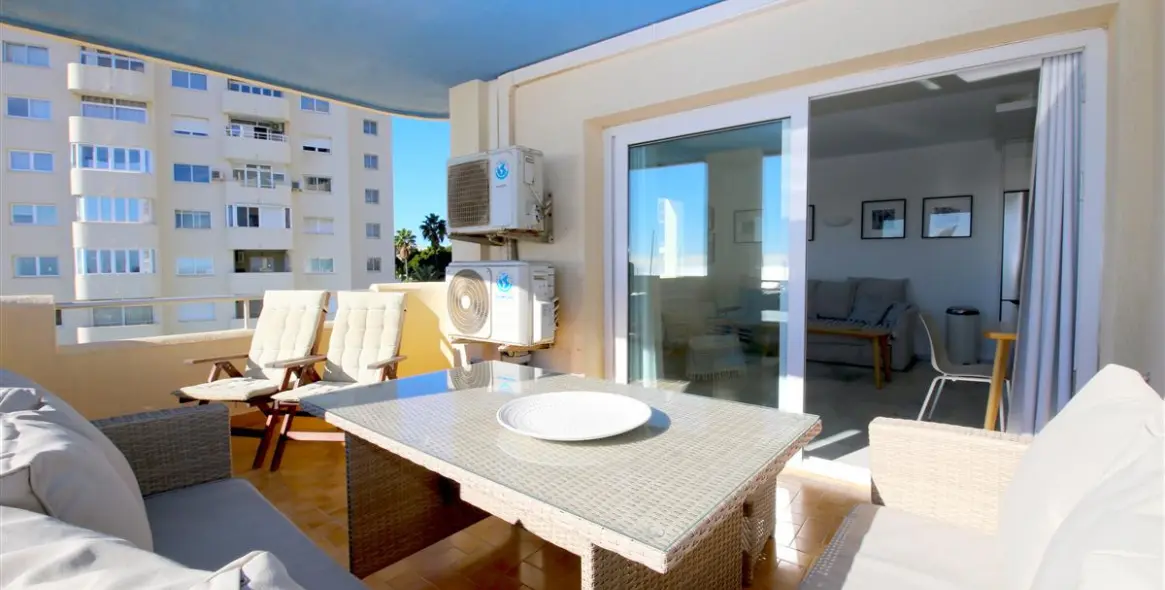 Short-term rent of middle floor apartment in Estepona 20