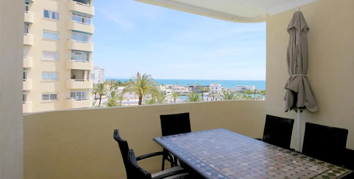 Краткосрочная аренда апартаментов на среднем этаже в Estepona 1