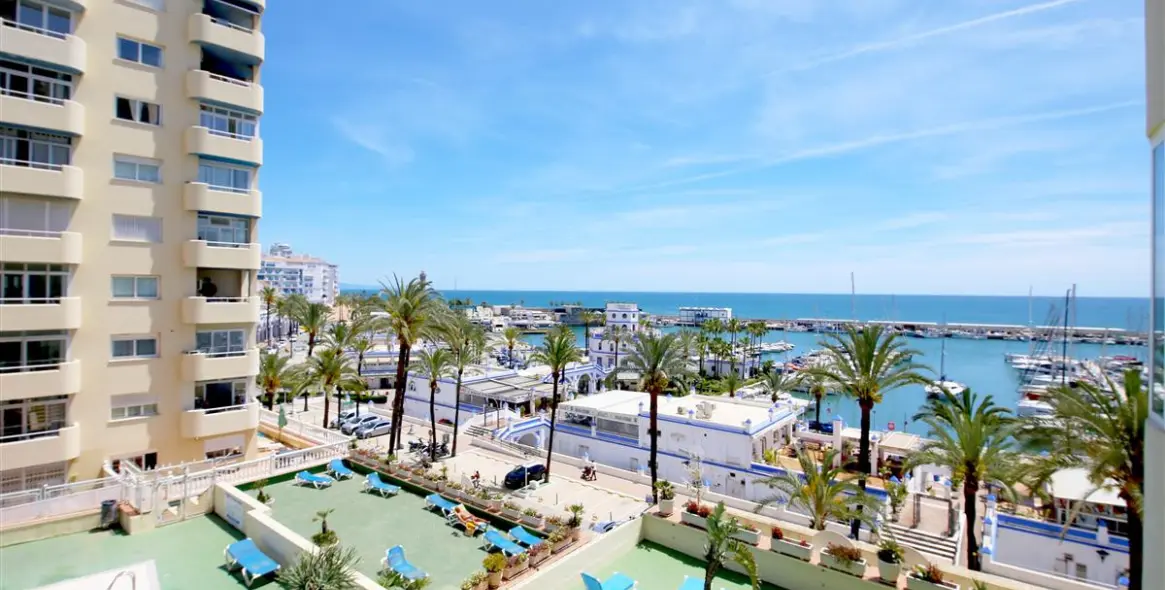 Краткосрочная аренда апартаментов на среднем этаже в Estepona 2