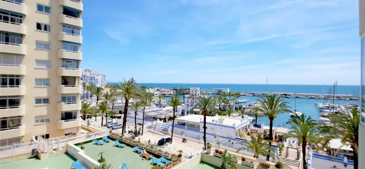 Краткосрочная аренда апартаментов на среднем этаже в Estepona 1