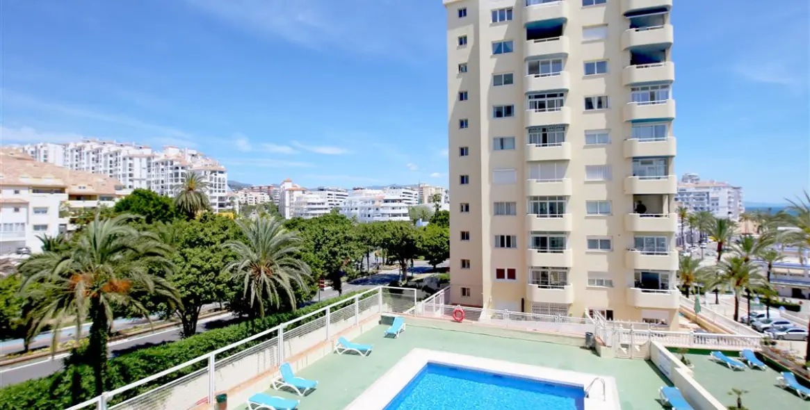 Краткосрочная аренда апартаментов на среднем этаже в Estepona 21
