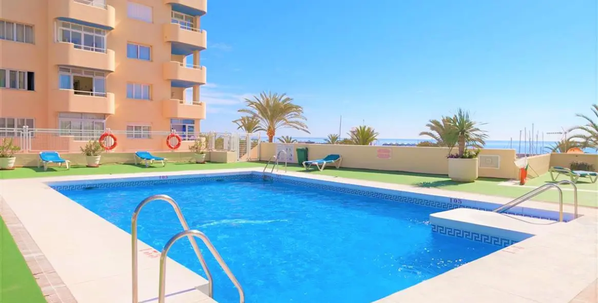 Краткосрочная аренда апартаментов на среднем этаже в Estepona 23