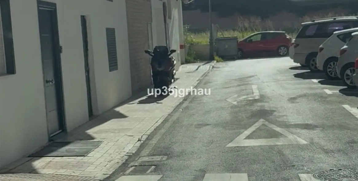 Long-term rent of storage room in Estepona 1