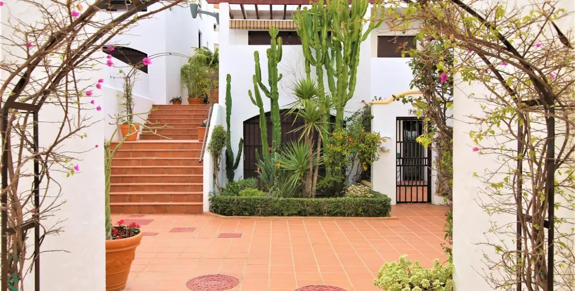 Short-term rent of ground floor apartment in Marbella 11