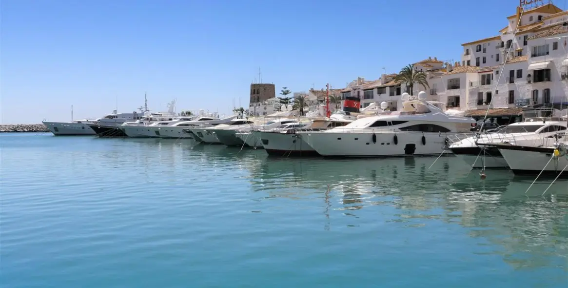 Short-term rent of ground floor apartment in Marbella 23