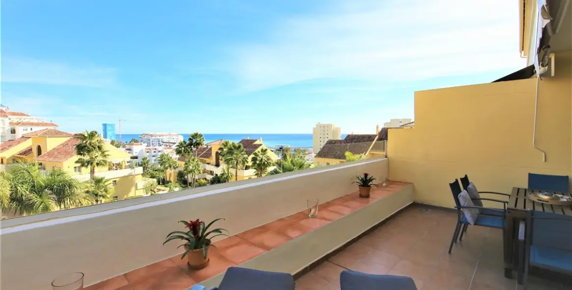 Краткосрочная аренда апартаментов на среднем этаже в Estepona 1