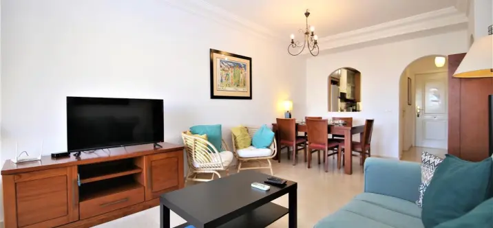 Краткосрочная аренда апартаментов на среднем этаже в Estepona 2