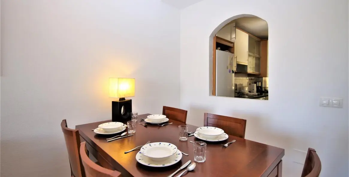 Краткосрочная аренда апартаментов на среднем этаже в Estepona 7