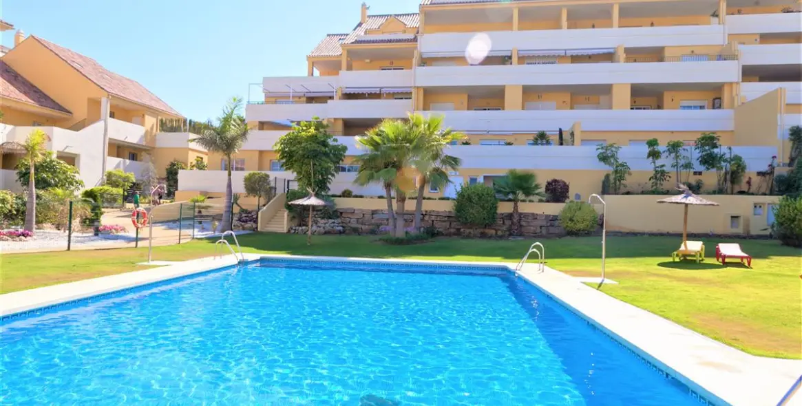 Краткосрочная аренда апартаментов на среднем этаже в Estepona 8