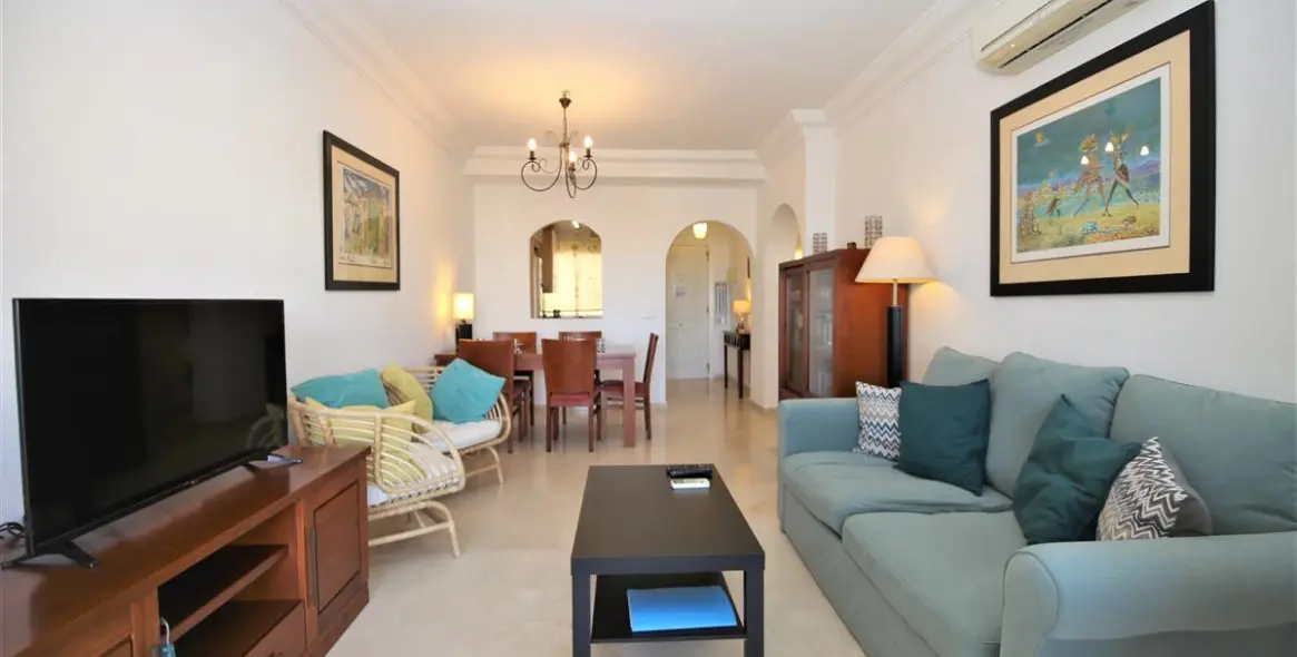 Краткосрочная аренда апартаментов на среднем этаже в Estepona 17