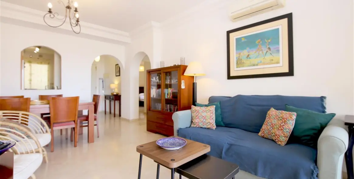 Alquiler a corto plazo de apartamento en planta media en Estepona 4