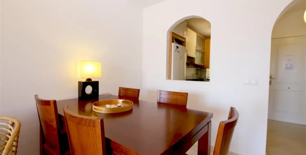 Alquiler a corto plazo de apartamento en planta media en Estepona 7