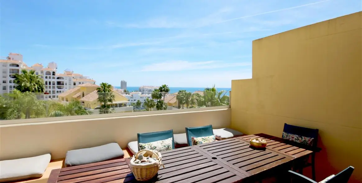 Alquiler a corto plazo de apartamento en planta media en Estepona 9