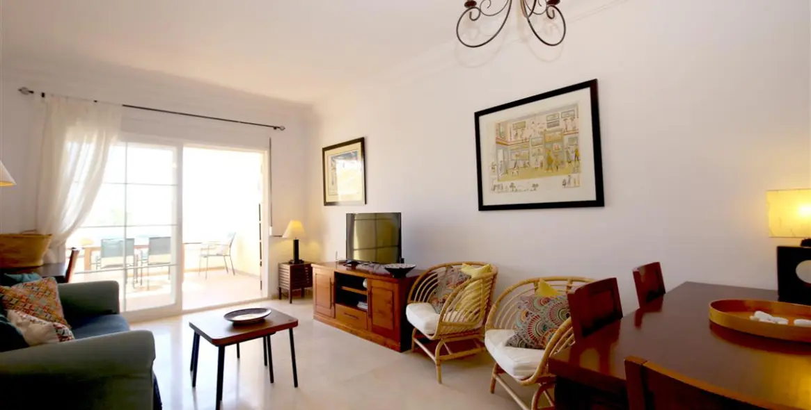 Alquiler a corto plazo de apartamento en planta media en Estepona 18