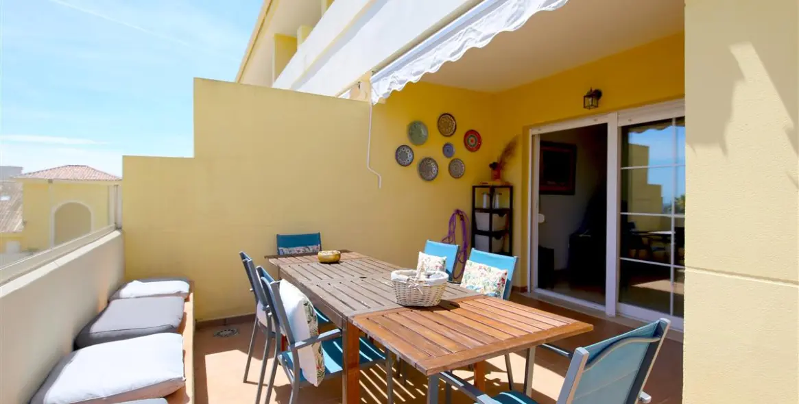 Alquiler a corto plazo de apartamento en planta media en Estepona 20