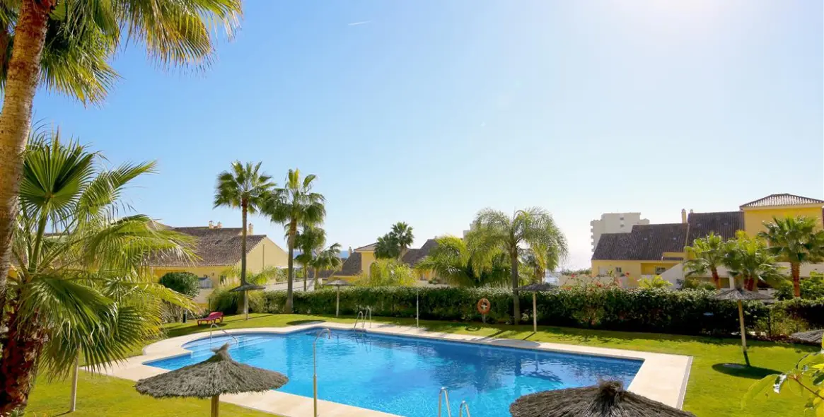 Alquiler a corto plazo de apartamento en planta media en Estepona 23