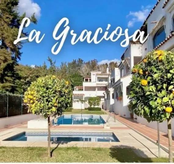 Short-term rent of middle floor apartment in Elviria