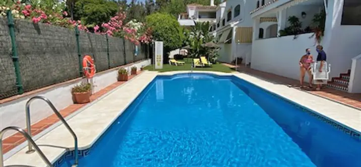 Short-term rent of middle floor apartment in Elviria 2