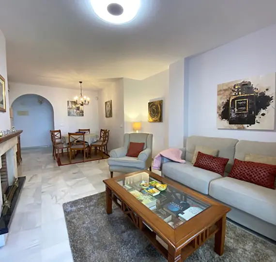 Short-term rent of middle floor apartment in Elviria