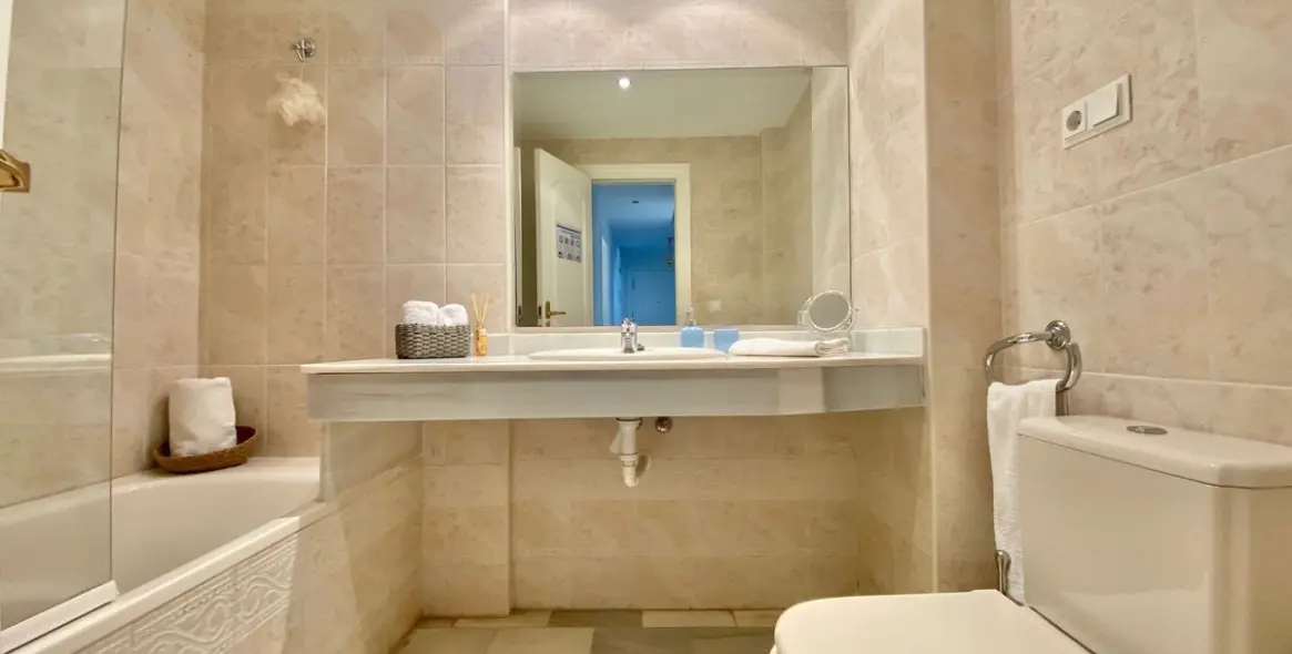 Short-term rent of middle floor apartment in Elviria 17