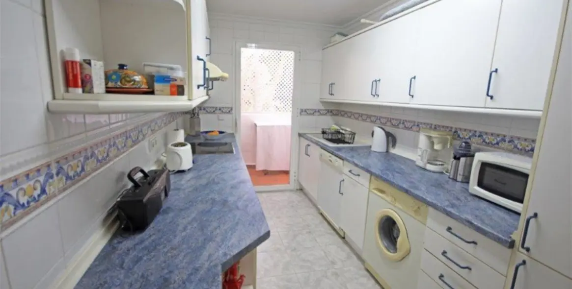 Short-term rent of middle floor apartment in Elviria 19