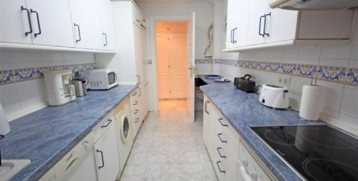 Short-term rent of middle floor apartment in Elviria 20