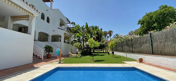 Short-term rent of middle floor apartment in Elviria 1