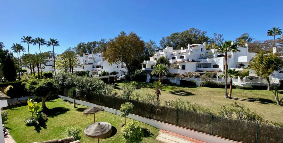 Краткосрочная аренда апартаментов на среднем этаже в Elviria 5