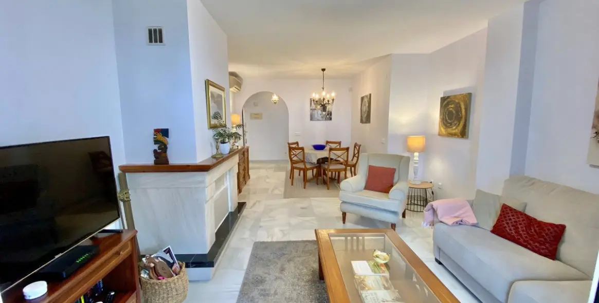 Краткосрочная аренда апартаментов на среднем этаже в Elviria 8