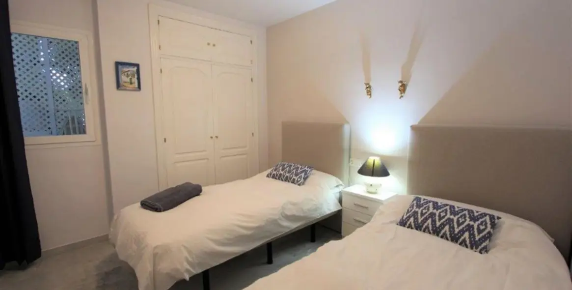 Краткосрочная аренда апартаментов на среднем этаже в Elviria 16