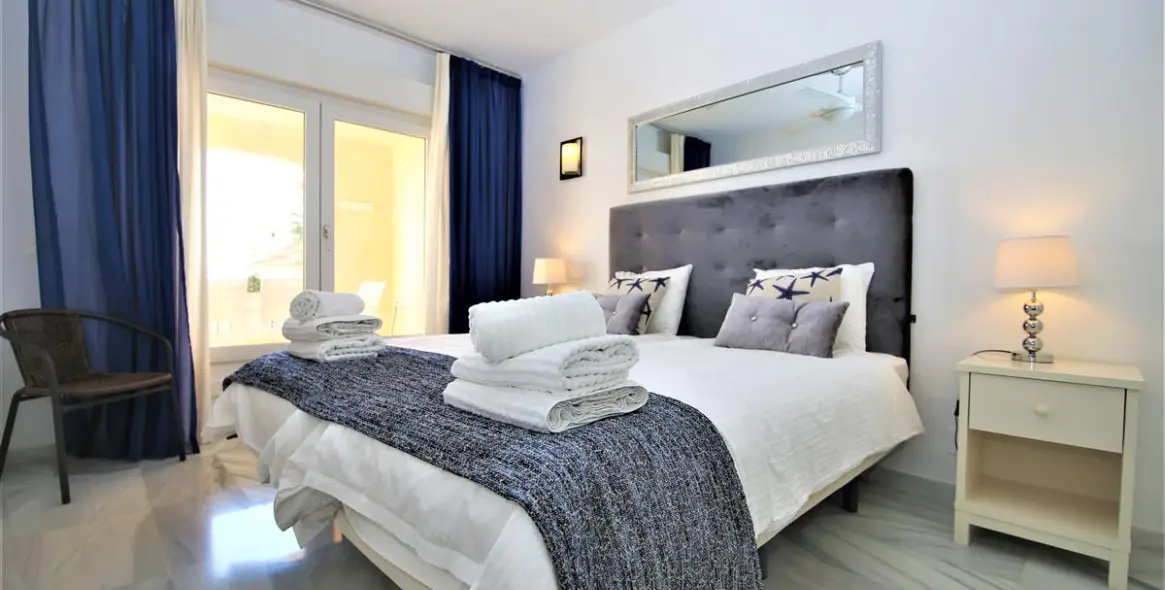 Short-term rent of middle floor apartment in Estepona 4