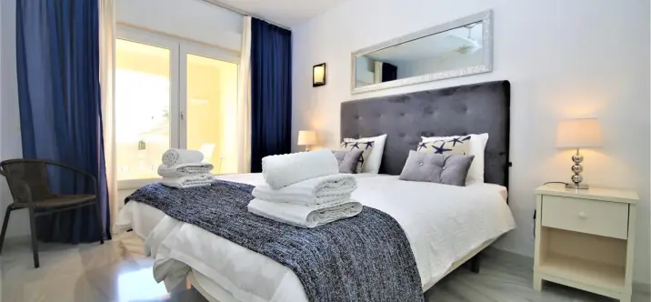 Short-term rent of middle floor apartment in Estepona 3