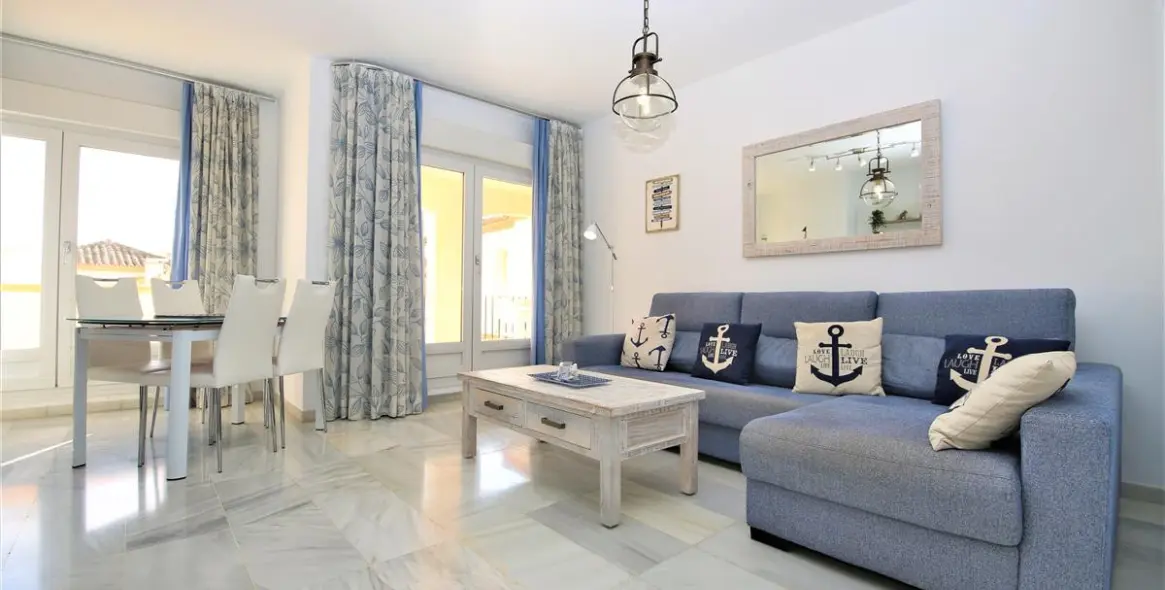 Short-term rent of middle floor apartment in Estepona 6