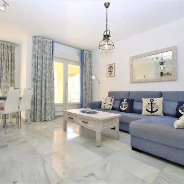 Short-term rent of middle floor apartment in Estepona
