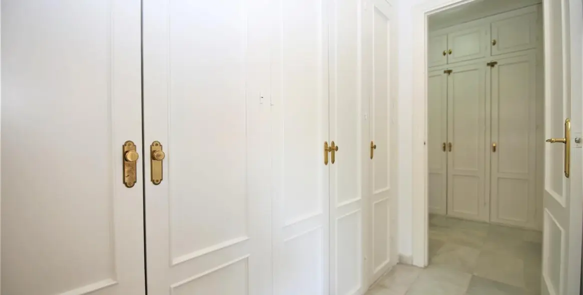 Short-term rent of middle floor apartment in Estepona 13