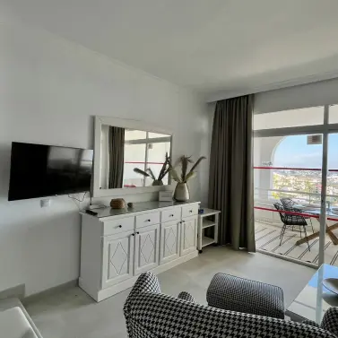 Short-term rent of middle floor apartment in Riviera del Sol